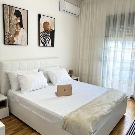 Sol Apartments - 2 Bedrooms Shkodër Extérieur photo