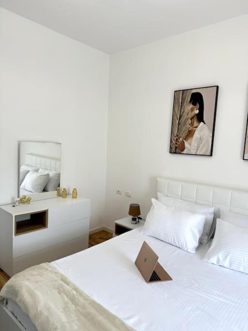 Sol Apartments - 2 Bedrooms Shkodër Extérieur photo