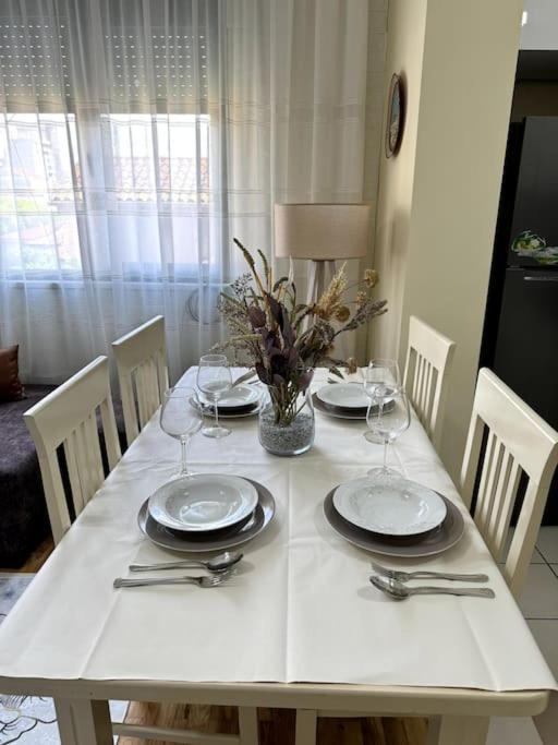 Sol Apartments - 2 Bedrooms Shkodër Extérieur photo