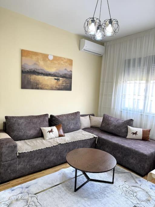 Sol Apartments - 2 Bedrooms Shkodër Extérieur photo